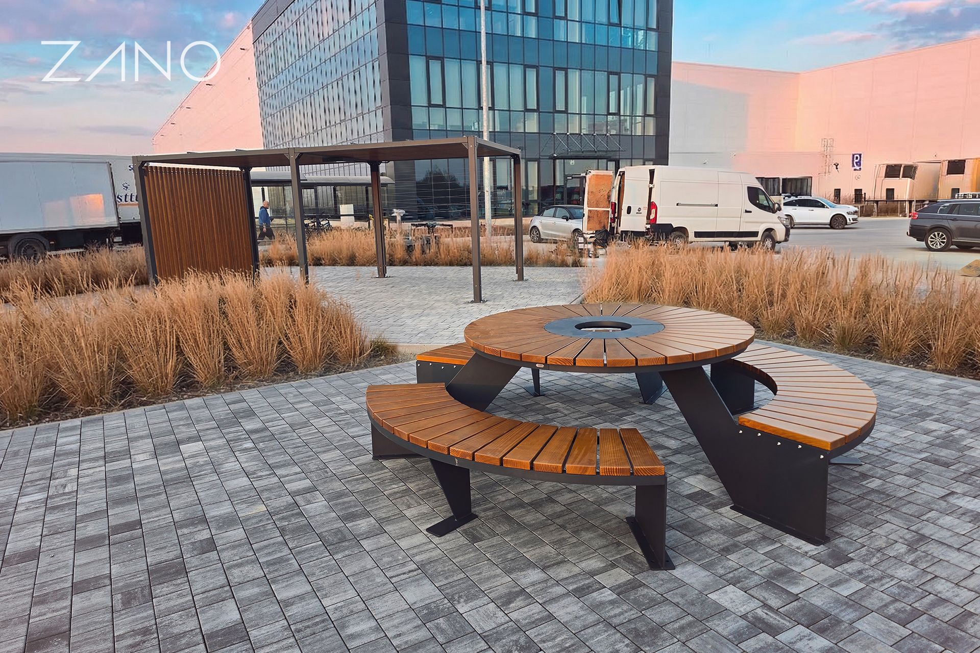 Entspannungsbereich mit Picknicktisch Domino und Pergola Entspannungsbereich mit Picknicktisch Domino und Pergola