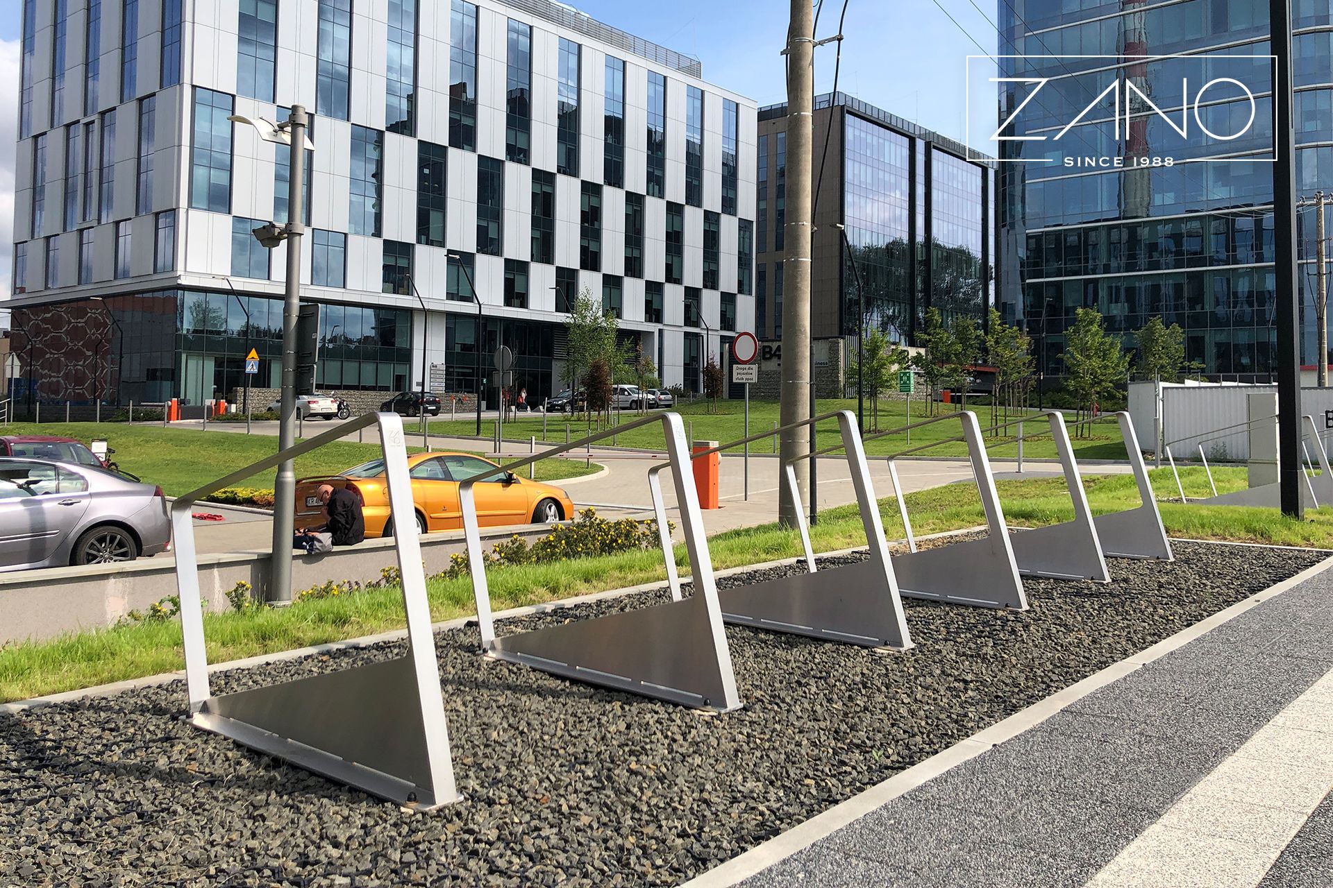 Bequeme, hohe, städtische Fahrradständer