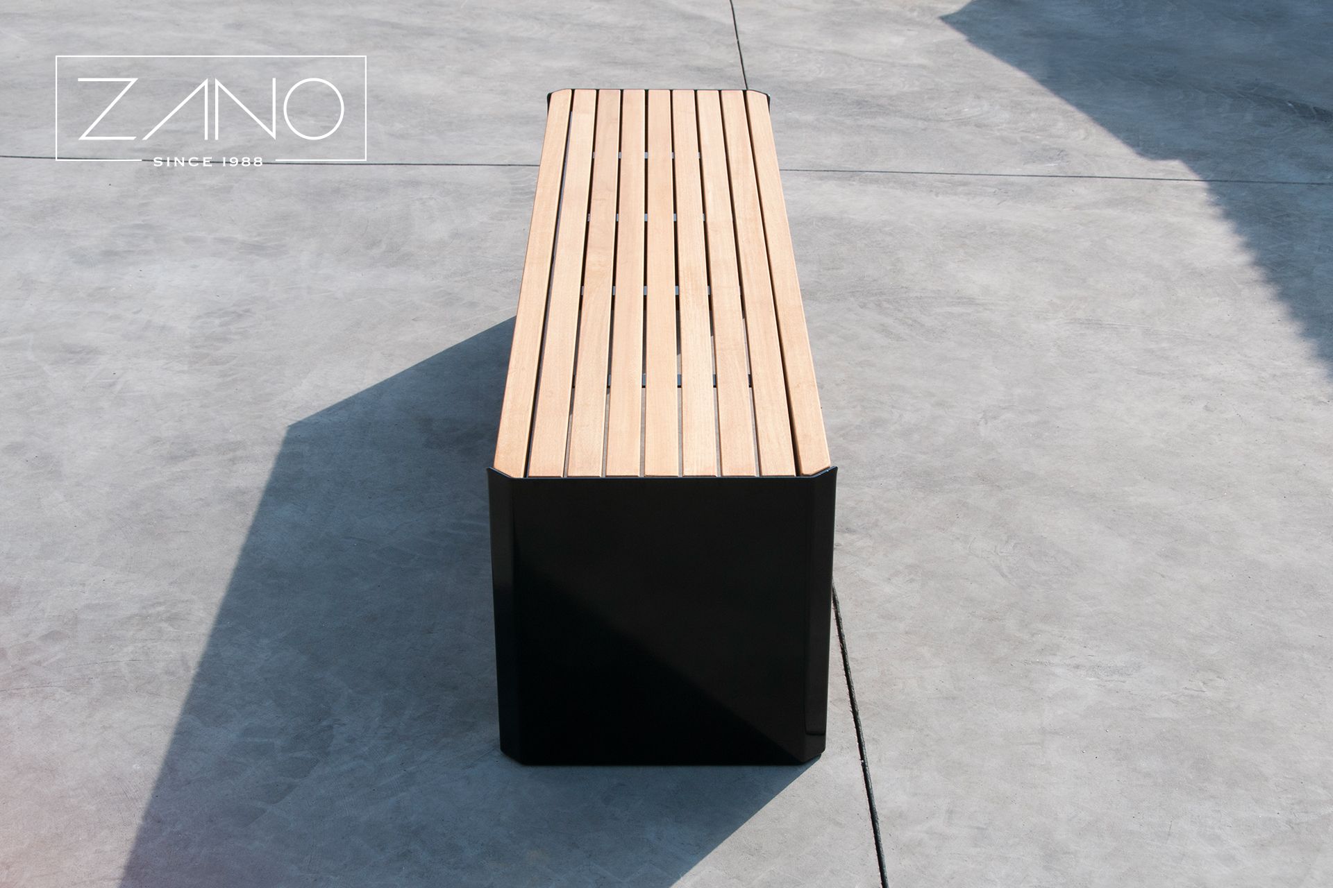 Sitzbank Stilo 02.448 mit minimalistischen Design
